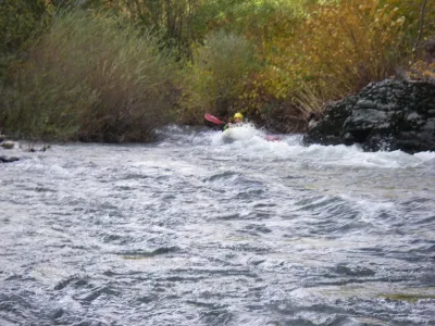 Sur l'Hérault peu après la confluence.
